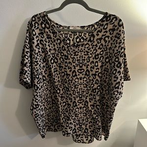 Dress shirt leopard short sleeve blouse XL textured see photos